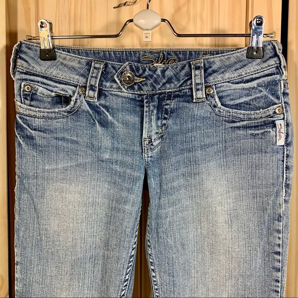 Silver Jeans TUESDAY Capris Womens Sz 28 Light Denim Cropped Embroidered Summer - Picture 6 of 10